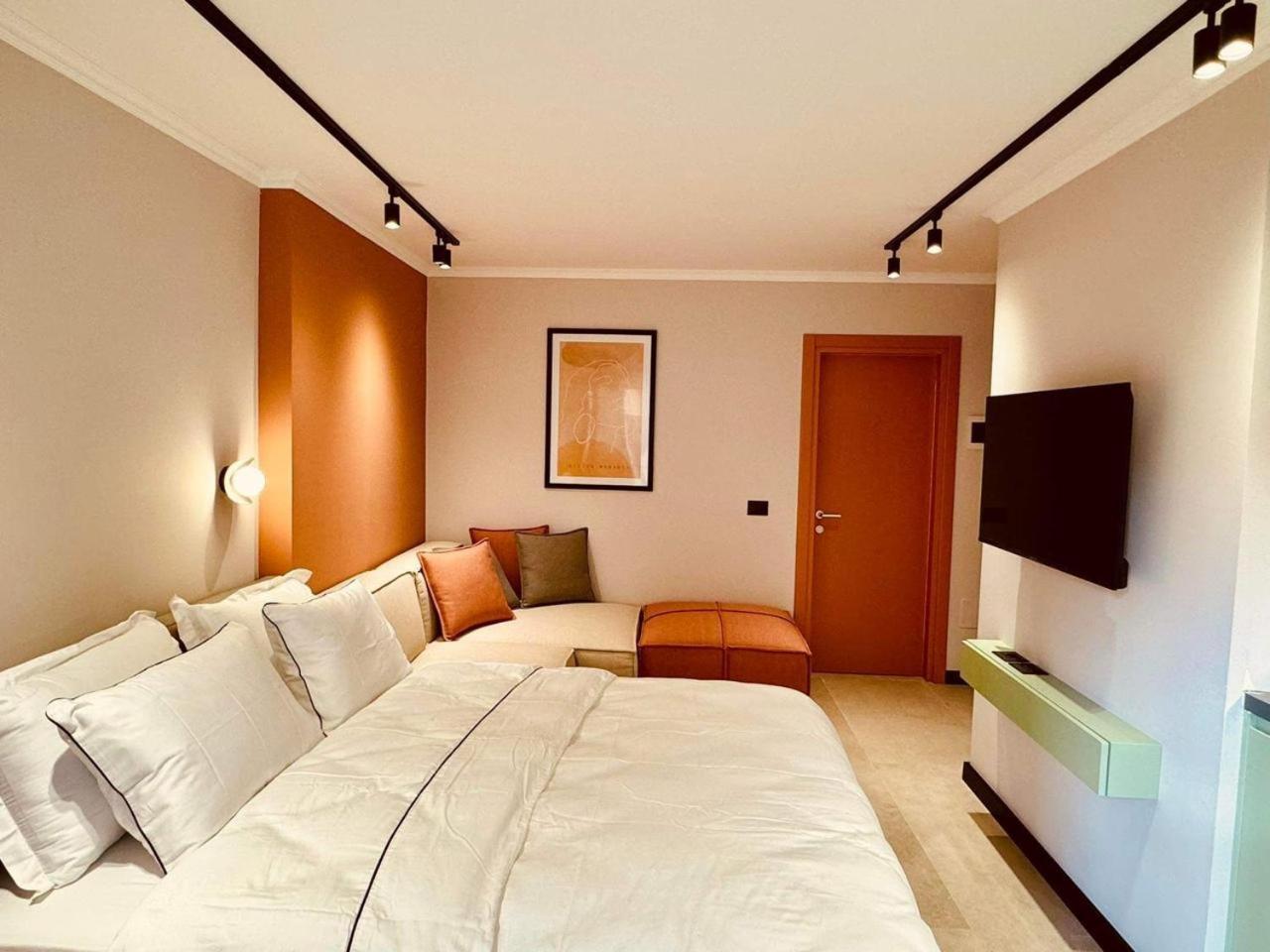 Lili'S Tirana Center Apartments ภายนอก รูปภาพ