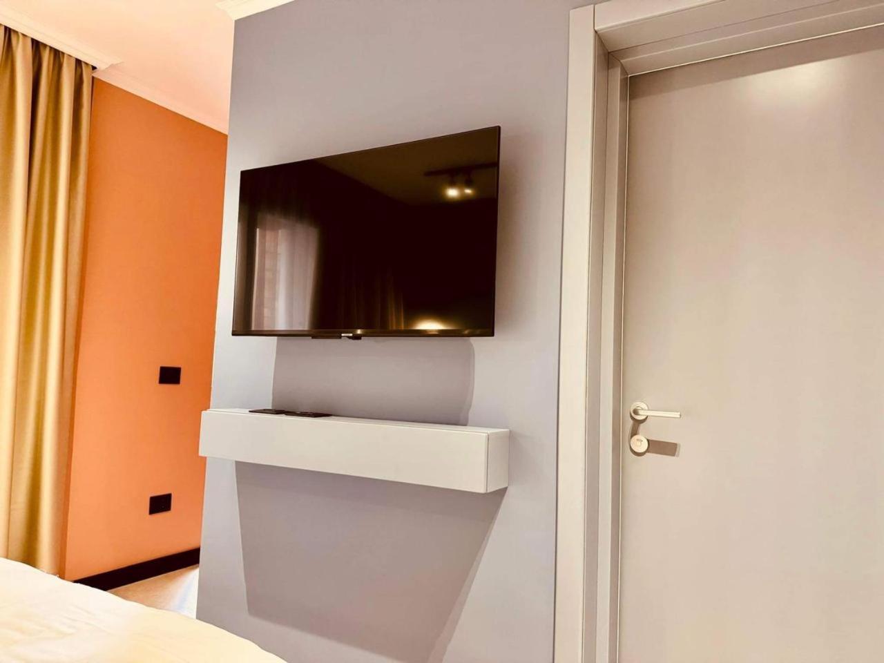 Lili'S Tirana Center Apartments ภายนอก รูปภาพ