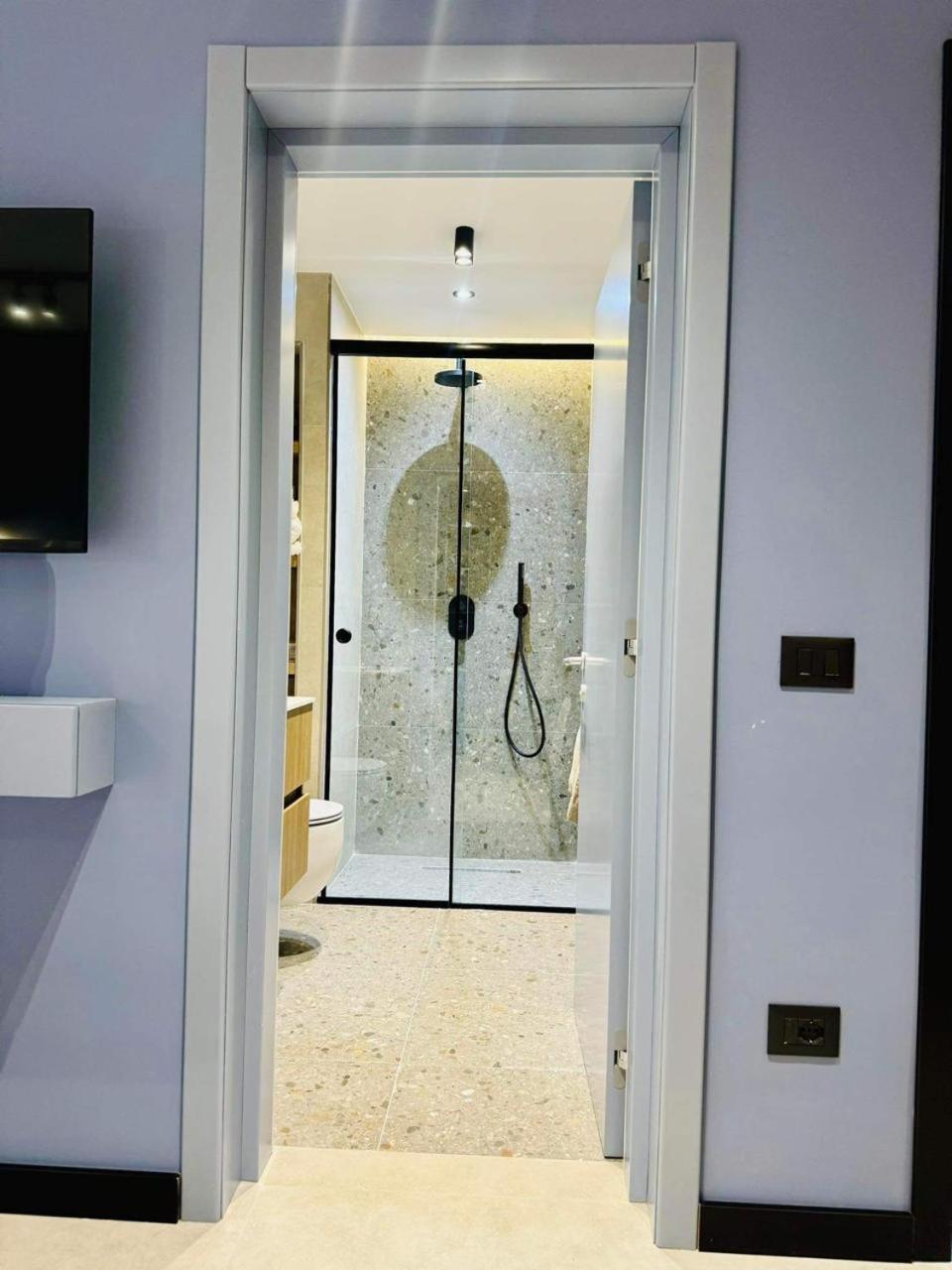 Lili'S Tirana Center Apartments ภายนอก รูปภาพ