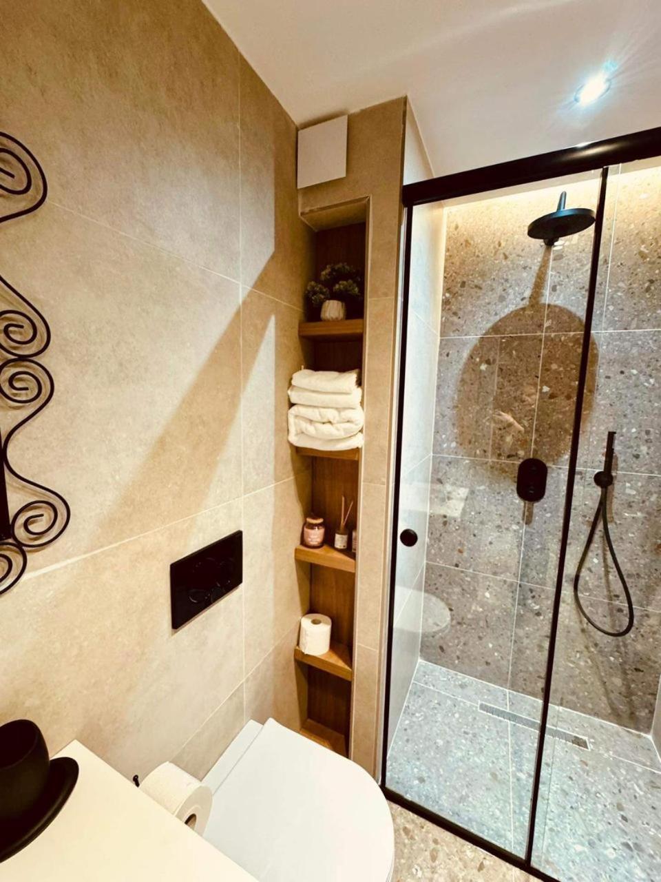 Lili'S Tirana Center Apartments ภายนอก รูปภาพ